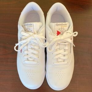 Reebok Classic White Woman’s Sneakers.